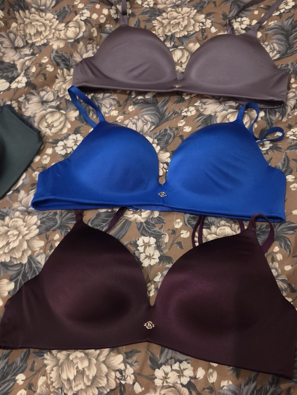 Victoria's Secret Very Sexy So Obsessed Smooth Wireless Push-Up Bra Size 36B
